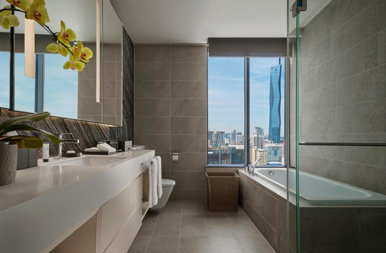 Pan Pacific Serviced Suites Kuala Lumpur Exteriér fotografie Bathroom